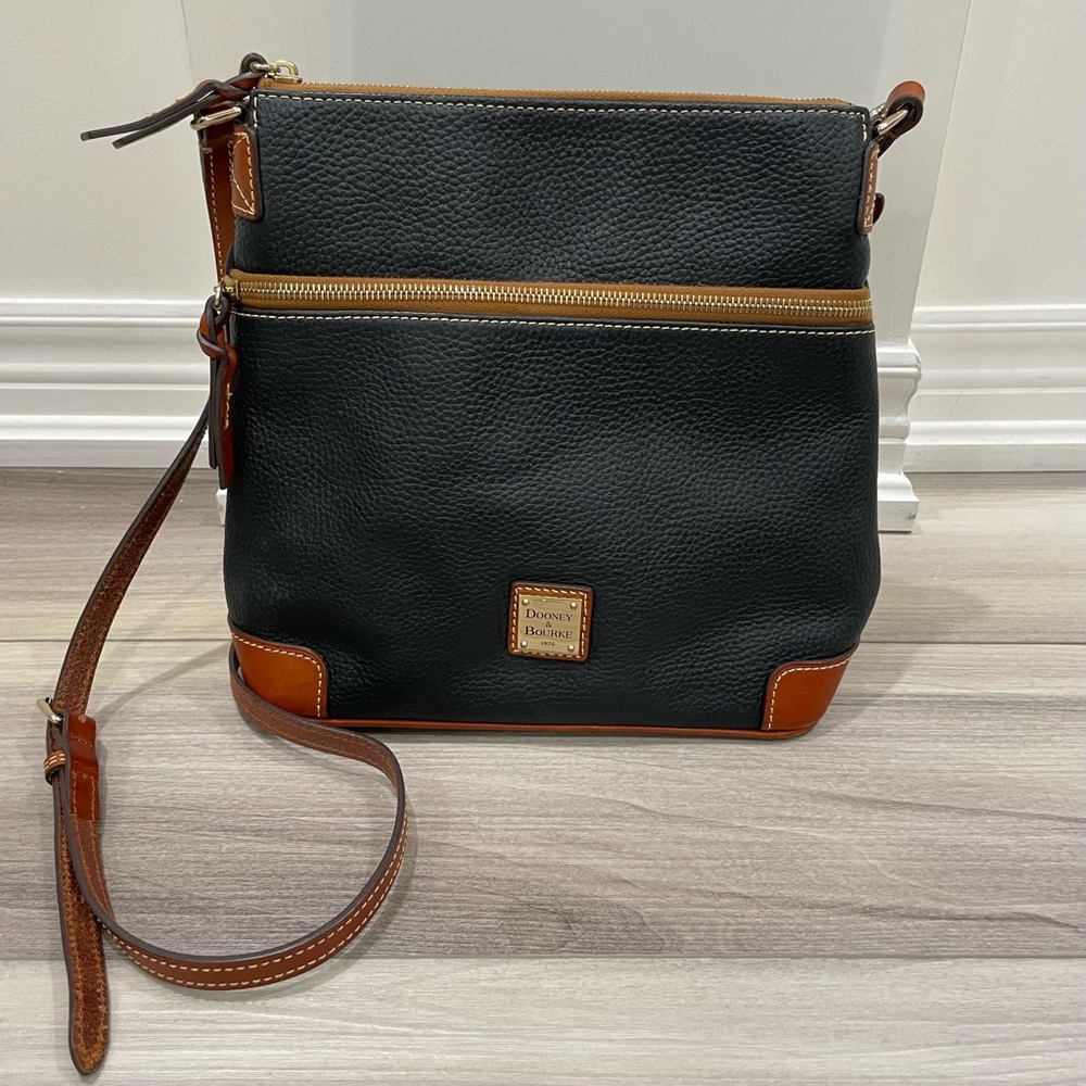 DOONEY & BOURKE 1975 The Pebble Grain Crossbody Bag in Blue with Brown Trim